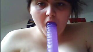 Hussy plavokosa jade Nikki Hilton ugodi dva napaljena pastuha u najboljiporno MMF trojki